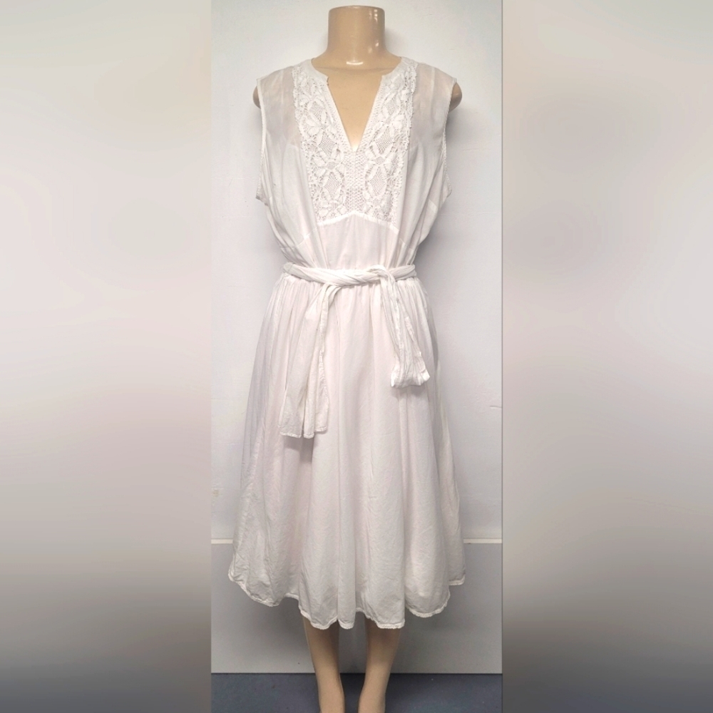 Izod 100% Cotton Full Belted White Dress. Lace Trim Removable Slip M